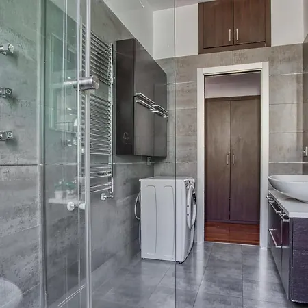 Joivy Tasteful Flat With Balcony Daire